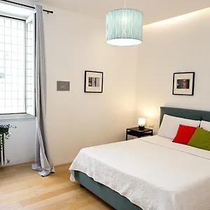 At Navona Apartment